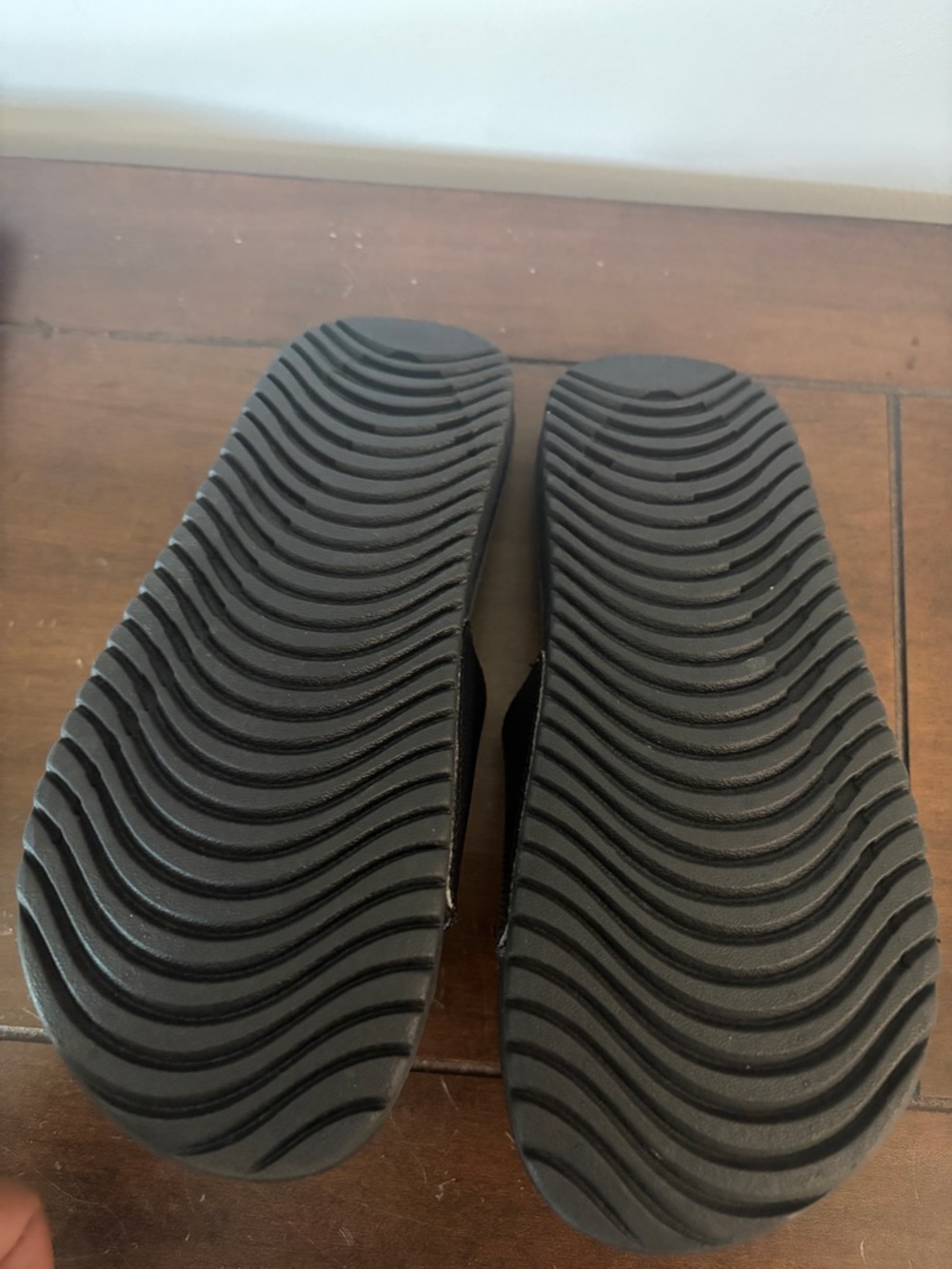 Nike Black and White Slides - Size 3 - Picture 2 of 2